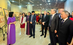 Triển lãm 'Hợp tác hữu nghị Việt Nam - Trung Quốc từ tài liệu lưu trữ'