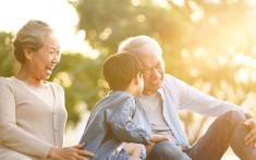 Ghét dâu ghét luôn cả cháu: Có những đứa trẻ lớn lên trong sự ghét bỏ của ông bà mà chẳng thể hiểu vì sao