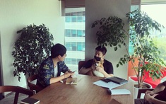 Tôi chỉ nhặt giúp một tờ giấy rơi trước cửa phòng sếp, ai ngờ sự nghiệp đổi hướng từ đó