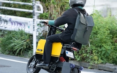 Chiếc xe máy điện gấp gọn như vali đang gây sốt: Nhỏ mà có võ
