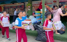 Tuổi trẻ Thành phố Hồ Chí Minh chung tay hỗ trợ nhân dân Tỉnh Khánh Hòa khắc phục hậu quả sau mưa lũ tại các điểm trường tiểu học, trung học cơ sở