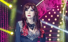 Nữ danh ca U70 nói thẳng: "Họ muốn đạp tôi xuống để ngoi lên"