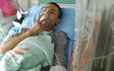 Người đàn ông suy thận, ngã quỵ trước cửa toilet, vợ khóc nghẹn: "Tôi khuyên nhiều nhưng không nghe"