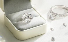 Kim cương thiên nhiên không đắt như bạn nghĩ: Làm sao để không “mua hớ”?