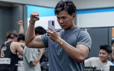 Giữ dáng mùa lễ hội: Gemini Live theo kèm từng động tác