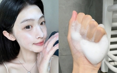 Buổi sáng không nên rửa mặt quá mạnh, đây là 5 sản phẩm dịu nhẹ tôi khuyên bạn nên dùng