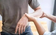 Bất kể nam hay nữ, nếu gặp phải 4 triệu chứng này ở cánh tay, rất có thể bạn bị ung thư: Dấu hiệu thứ 3 bị bỏ qua nhiều nhất