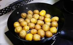 Người đàn ông 69 tuổi ăn khoai tây hấp suốt 2 năm, kết quả khám sức khỏe khiến nhiều người bất ngờ