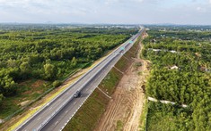 Bên trong hầm xuyên núi lớn nhất cao tốc Bắc - Nam: Hơn 900 ngày thi công, lắp hơn 1.730 bộ đèn