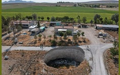 Thổ Nhĩ Kỳ mọc lên 648 "hố tử thần" chỉ sau một đêm: Thiên nhiên trừng phạt hay nhân tai?