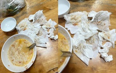 Bức ảnh bất lực đến buông xuôi của người mẹ có con biếng ăn: Hãy ngưng phán xét cách làm mẹ của họ bằng những lời khuyên sáo rỗng