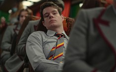 Xem phim Sex Education lần thứ 5, tôi hốt hoảng nhận ra lý do con trai mình lầm đường, ngay hôm sau liền đề nghị ly hôn chồng