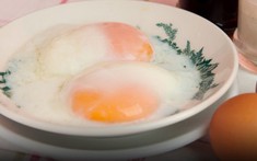 Bé gái 14 tuổi mắc ung thư trực tràng, bác sĩ cảnh báo: Thà nhịn đói còn hơn cho trẻ ăn 4 loại bữa sáng này