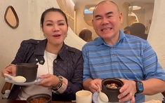 Nữ NSƯT 55 tuổi cùng chồng thề nguyện bên nhau 27 năm nữa tại Hong Kong