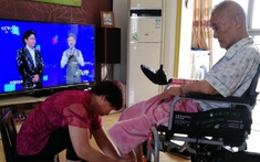 Giúp việc cho cụ ông 70 tuổi, lương 50 triệu/tháng nhưng hết sức vì nhu cầu quá cao của 3 cô con dâu