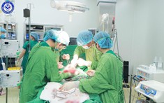 Bệnh viện ở Hà Nội bật báo động đỏ toàn lực cứu sản phụ cơ hội sống gần bằng 0