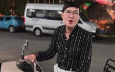 Nam NSND 80 tuổi vẫn trẻ đẹp, tự đi xe máy Honda chấm thi: "Xe gì tôi cũng chơi"