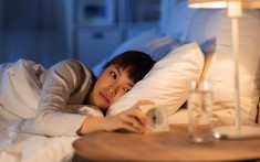 Không phải mê tín nhưng nửa đêm đừng xem đồng hồ, cũng đừng đi uống nước, nếu không sẽ…