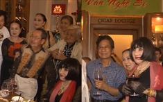 Chế Linh công khai ảnh cùng đại minh tinh Thẩm Thúy Hằng và nhiều nghệ sĩ: "7, 8 người ra đi rồi"