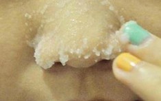 Xát muối lên mũi đem đến tác dụng "vàng mười", nắm thêm 5 mẹo này nữa bạn sẽ tiết kiệm cả "cây vàng"