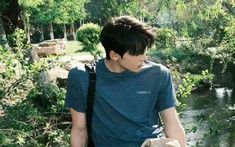 Mang tiếng là cháu đích tôn nhưng tôi luôn bị ông nội đối xử bất công trong nhà, mở tủ lấy nước uống cũng bị sỉ vả là loại "không biết phép tắc gì"
