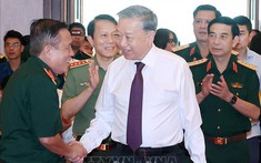 Tổng Bí thư Tô Lâm gặp mặt đại biểu tướng lĩnh, anh hùng và các lực lượng tham gia Chiến dịch Hồ Chí Minh