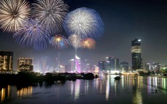 Bừng sáng bầu trời Sài Gòn: Pháo hoa và Drone Show mừng nửa thế kỷ Giải phóng