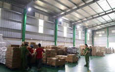 Thực phẩm giả 'len lỏi' qua nhiều đường tiêu thụ