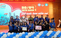 “Đất nước trọn niềm vui”