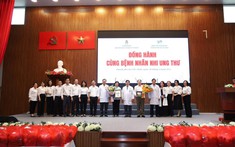 Lan tỏa yêu thương: Thành Ủy TP.HCM đồng hành cùng Bệnh viện Ung Bướu