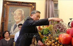 Tổng Bí thư Tô Lâm dâng hương tưởng nhớ Đại tướng Võ Nguyên Giáp và Đại tướng Văn Tiến Dũng