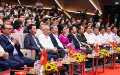 Tổng Bí thư Tô Lâm dự Chương trình nghệ thuật đặc biệt 'Đảng trong mùa Xuân đại thắng'