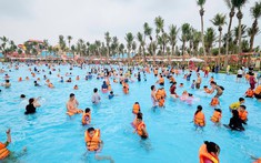 Công viên nước Sun World Ha Nam sôi động ngày mở cửa với hàng ngàn lượt khách
