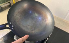 "Người sành" chọn chảo gang không nhìn giá mà nhờ 5 mẹo này để chọn được chảo bền tốt