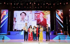 Trường THCS- THPT Hồng Hà: Chia tay những “cánh chim” chuẩn bị tung bay khỏi tổ