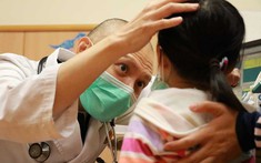 Hà Nội gia tăng trẻ nhập viện vì Covid-19, bác sĩ đưa ra khuyến nghị bảo vệ trẻ mùa dịch
