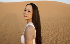 "Nữ hoàng nhạc nhẹ Sài Gòn" thông báo ly hôn ở tuổi 60