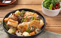Bữa ăn ngon mùa hè với gà Mỹ hầm chanh và nấm