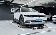 Hyundai ra mắt robot đỗ xe thông minh: Lướt dưới gầm, nâng xe và đỗ hi88.com lừa đảo xác đến từng centimet