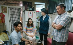 Mở két sắt sau đám tang bố, cả nhà tôi chết đứng vì quyển sổ ông để lại