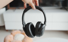 Trải nghiệm JBL Tour One M3 Smart Tx: Chống ồn ấn hi88.com đăng nhập, đeo “sướng” tai, pin bền lại có thêm phụ kiện kết nối kèm màn hình cảm ứng rất hay