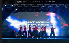 Bùng nổ “điệu nhảy đa vũ trụ” của sinh viên Trường ĐH Anh Quốc Việt Nam tại Showcase "The Universe"