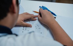 Áp lực chọn trường lớp 10 đang là “gánh nặng” tuổi 15?