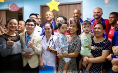 Dàn sao "Man Đỏ" đổ bộ Bệnh viện Tâm Anh
