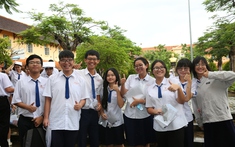 Đề Toán khó, nhiều học sinh chật vật: 'Không sát ôn luyện, dễ loạn công thức'