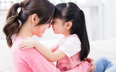 “Mùi ghiền” đầu đời và sợi dây kết nối vô hình giữa mẹ và con