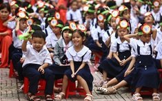 Miễn học phí: Mệnh lệnh vì dân, vì tương lai
