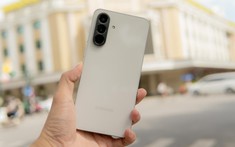 Từ “Gen Z vụng đường phố” hóa “thổ địa sành điệu” nhờ Gemini Live trên Galaxy A Series