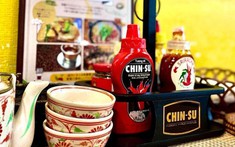 Yêu thích một loại tương ớt đến từ Việt Nam, giới trẻ Nhật lan tỏa hình ảnh kết hợp với nhiều món ăn