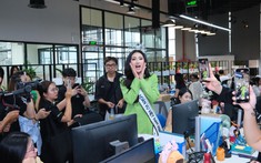 Tân Hoa hậu Hoàn vũ Việt Nam - Phương Linh về thăm công ty và đồng nghiệp, nhận sứ mệnh nha cai hi88 sau đăng quang